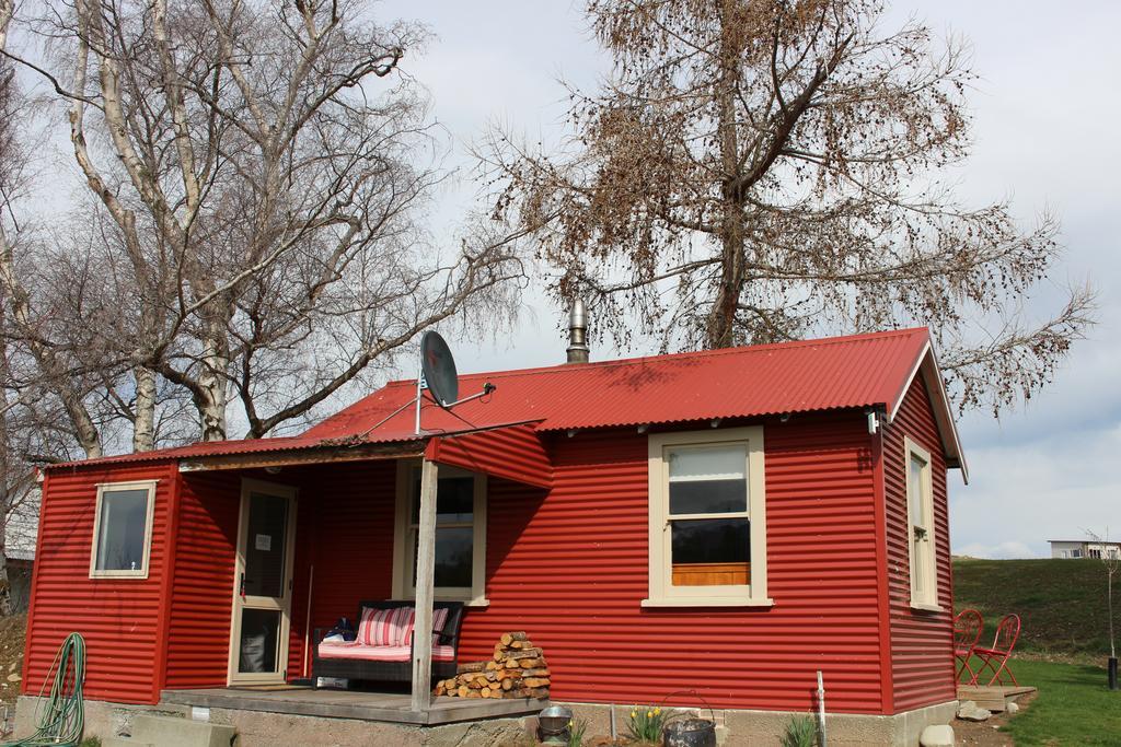 The Red Hut * Lake Tekapo
